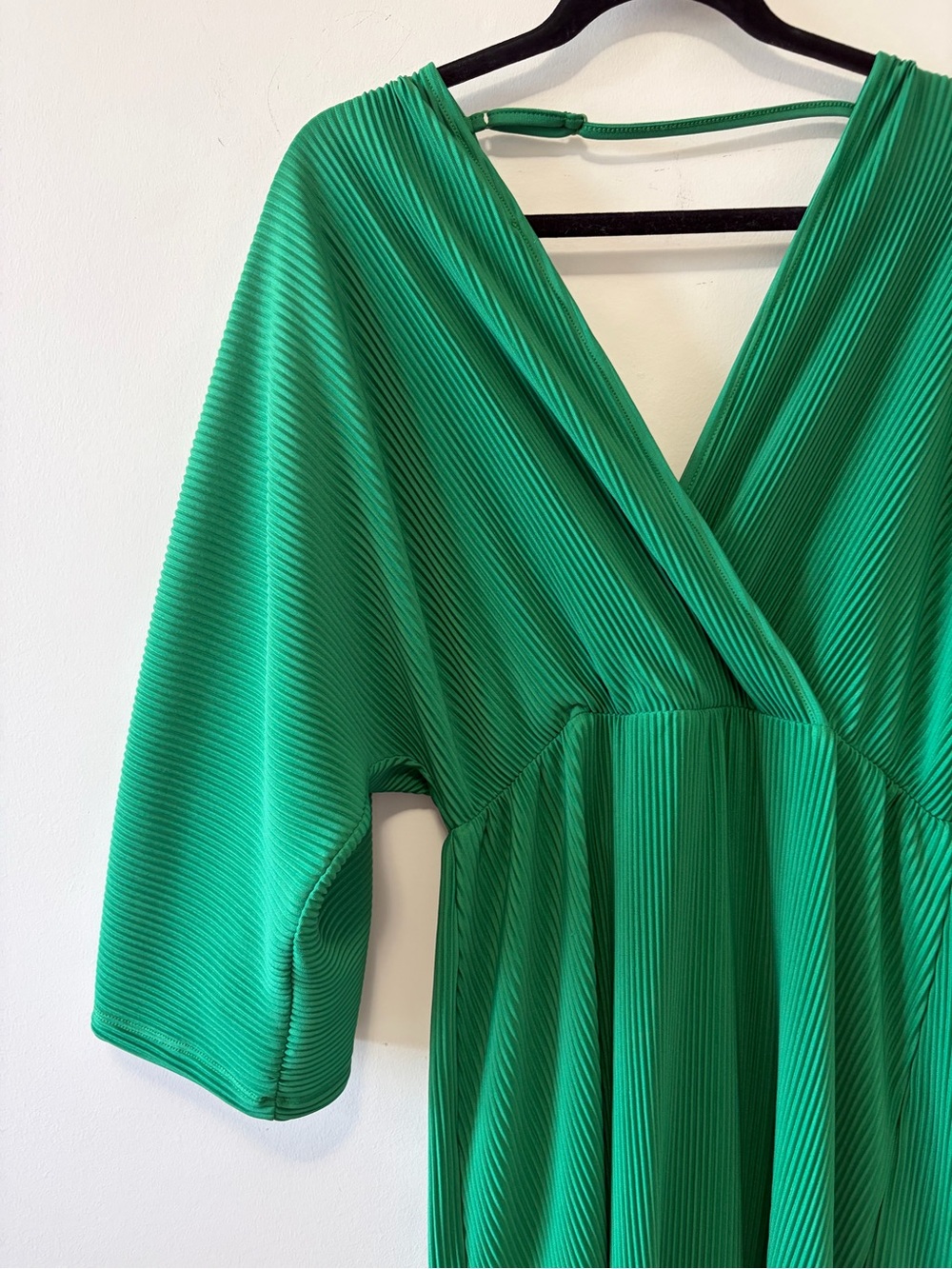 By Anthropologie Plisse V-Neck Wrap Midi Dress Emerald Kelly Green Size Small - Picture 6 of 16